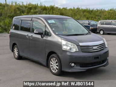 Toyota Noah ZRR70G