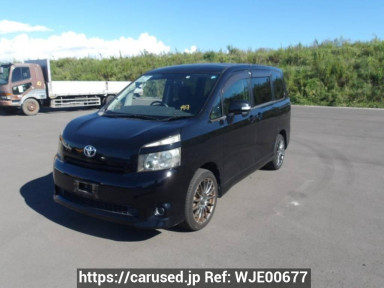 Toyota Voxy ZRR70G