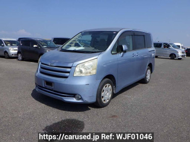 Toyota Noah ZRR75G