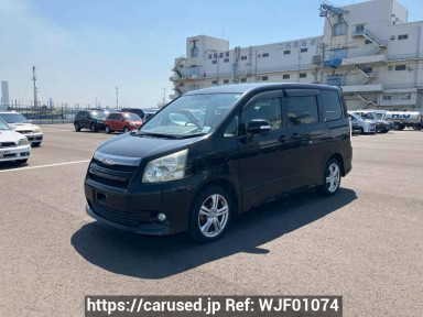 Toyota Noah ZRR70W