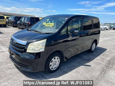 Toyota Noah ZRR70G