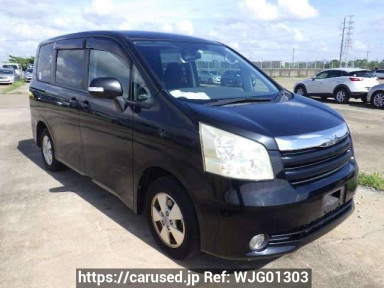 Toyota Noah ZRR70G