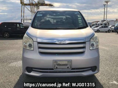 Toyota Noah ZRR70G