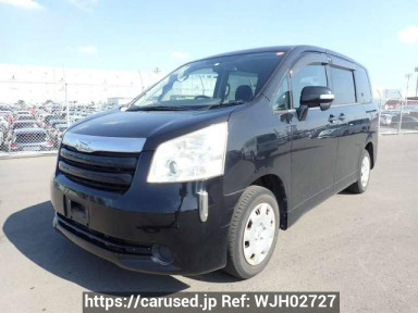 Toyota Noah ZRR70G