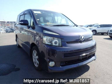 Toyota Voxy ZRR70W