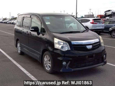 Toyota Noah ZRR70W