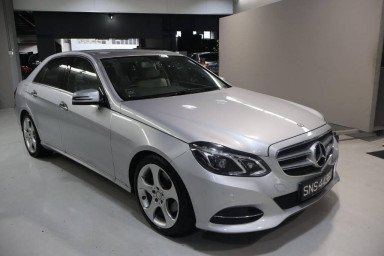 Mercedes Benz E-Class null