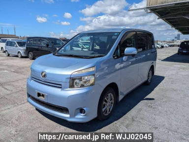 Toyota Voxy ZRR70G