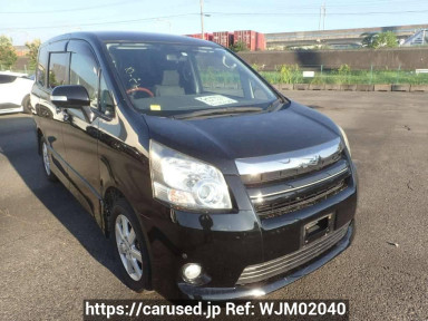 Toyota Noah ZRR70W