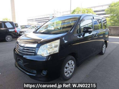 Toyota Noah ZRR70G