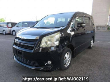 Toyota Noah ZRR70W