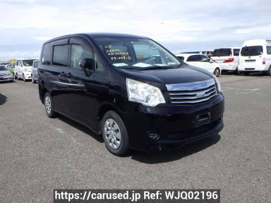 Toyota Noah ZRR70G