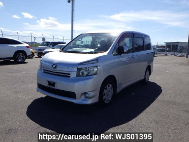 Toyota Voxy ZRR70G