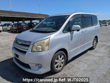 Toyota Noah ZRR70W