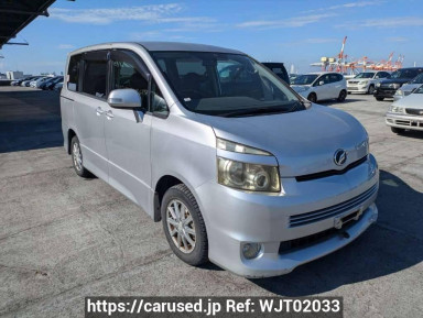 Toyota Voxy ZRR70W