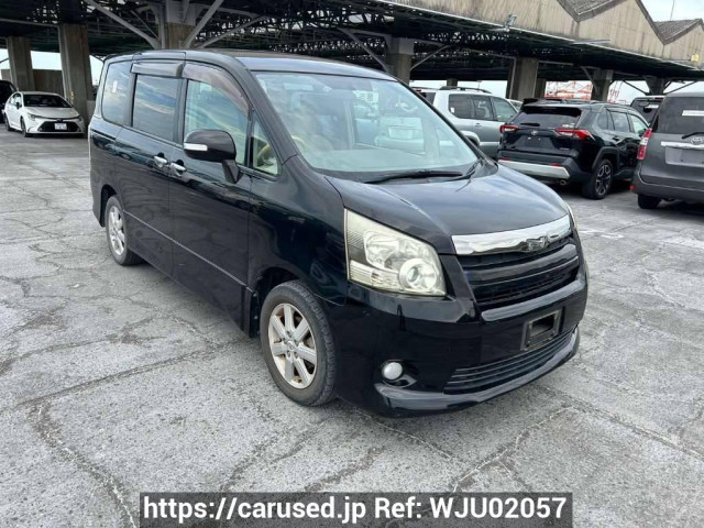 Toyota Noah ZRR70W