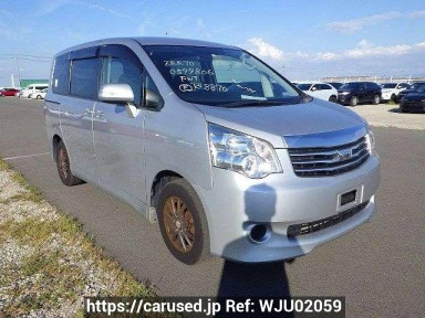 Toyota Noah ZRR70G