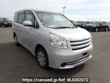 Toyota Noah ZRR75G