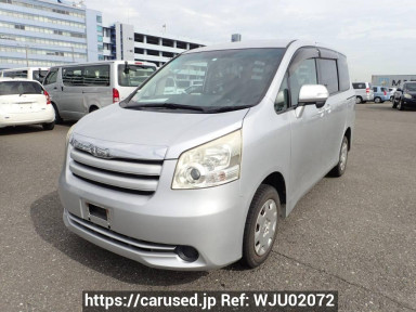 Toyota Noah ZRR75G