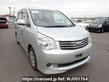 Toyota Noah ZRR70G