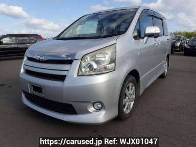 Toyota Noah ZRR70W