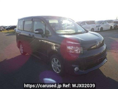 Toyota Voxy ZRR70W