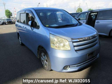 Toyota Noah ZRR70G