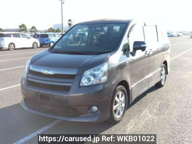 Toyota Noah ZRR70W