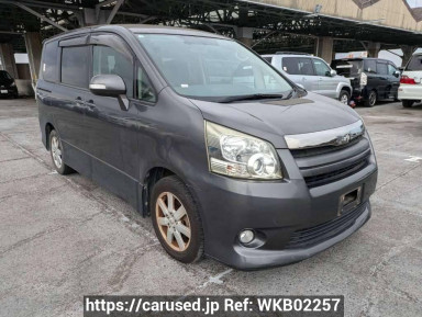 Toyota Noah ZRR70W