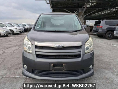 Toyota Noah ZRR70W