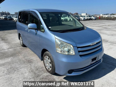 Toyota Noah ZRR70G