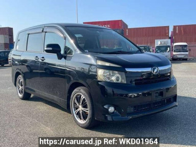 Toyota Voxy ZRR70G