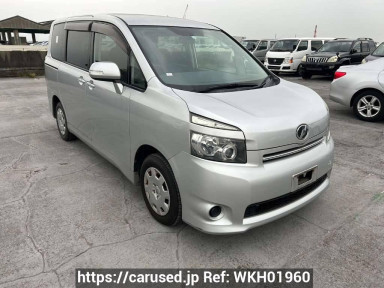 Toyota Voxy ZRR70G