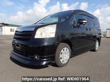 Toyota Noah ZRR70G