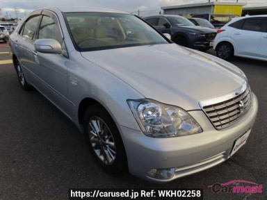 Toyota Crown GRS182