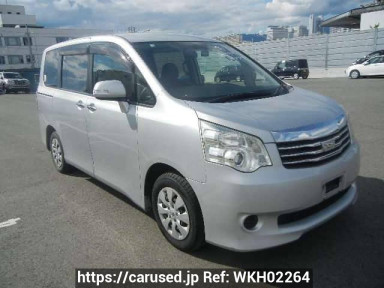 Toyota Noah ZRR70G