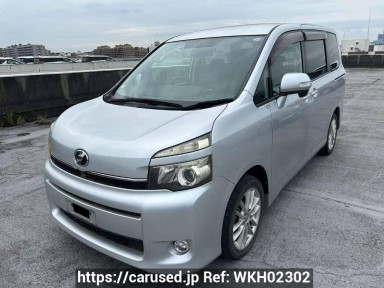 Toyota Voxy ZRR70G