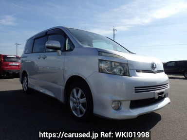 Toyota Voxy ZRR70W