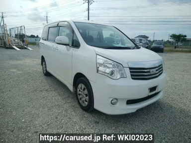 Toyota Noah ZRR75G