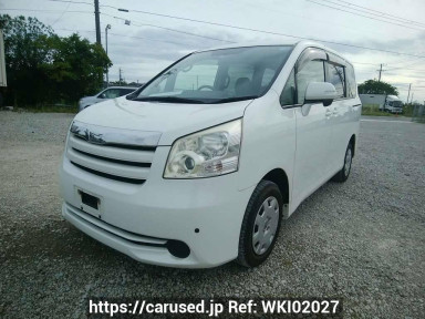 Toyota Noah ZRR75G