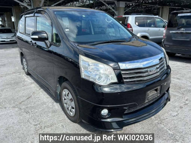 Toyota Noah ZRR70G