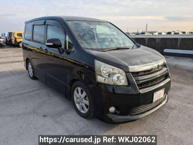 Toyota Noah ZRR70W