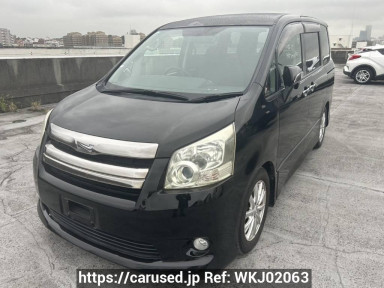 Toyota Noah ZRR70W