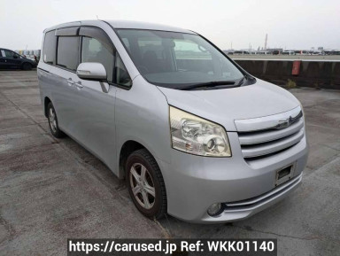 Toyota Noah ZRR70G