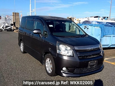 Toyota Noah ZRR70W