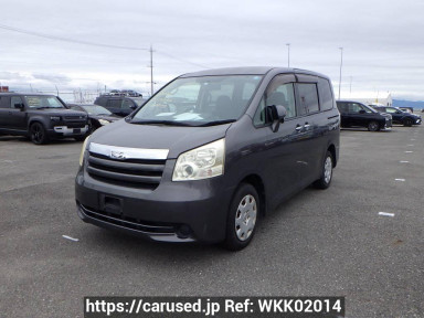 Toyota Noah ZRR70G