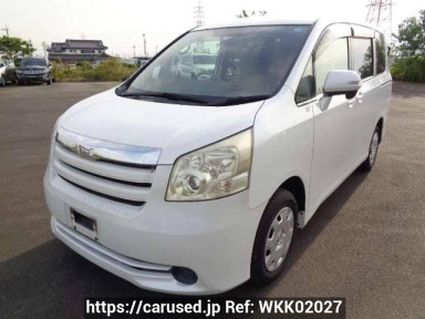 Toyota Noah ZRR70G