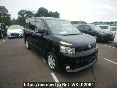 Toyota Voxy ZRR70W