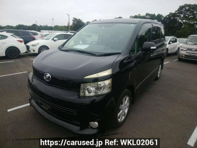 Toyota Voxy ZRR70W