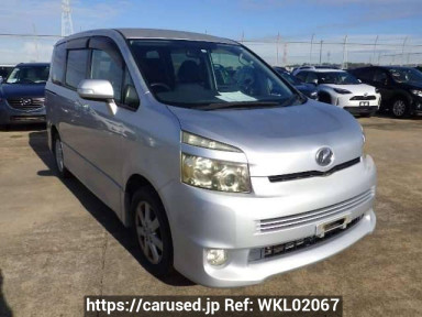 Toyota Voxy ZRR70W